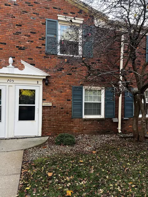 705 Garland Cir #B, Kalamazoo, MI 49008