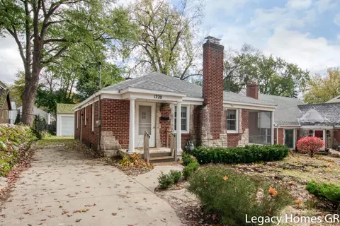 1220 Philadelphia Ave SE, Grand Rapids, MI 49506