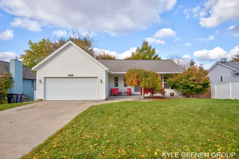 781 S Meadow Ct, Holland, MI 49423