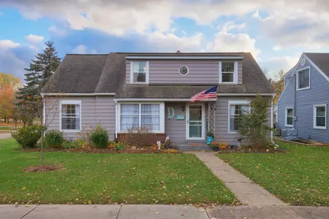 522 Edgell St, South Haven, MI 49090