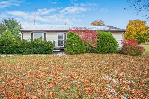 15281 Mead Rd, Buchanan, MI 49107
