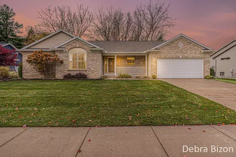 1901 Cherry Run Dr NW, Grand Rapids, MI 49504