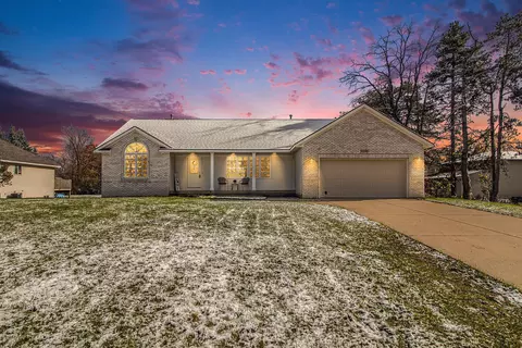 12048 Lauren Ln NW, Grand Rapids, MI 49534