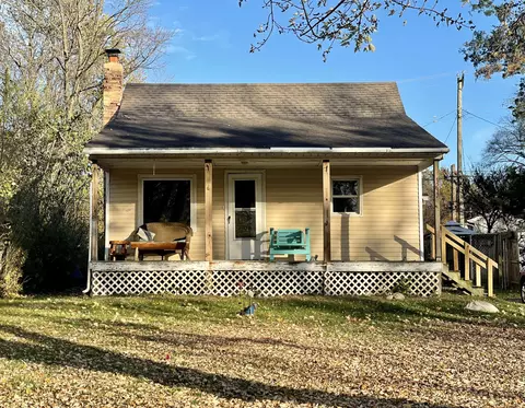 1217 Barron Lake Road Rd, Niles, MI 49120