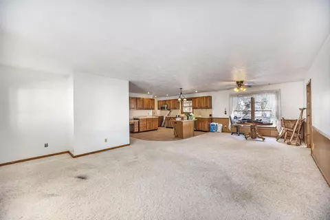 2914 W 32nd St, Fremont, MI 49412