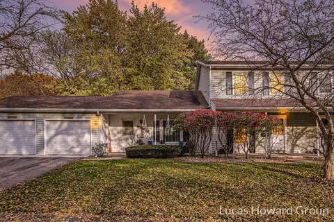 10215 Fox Hollow Ct, Portage, MI 49024