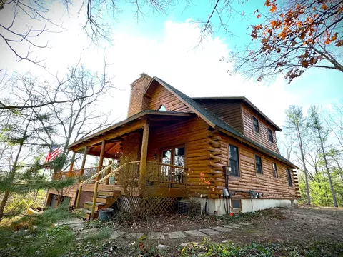 11201 Summit Ave NE, Rockford, MI 49341