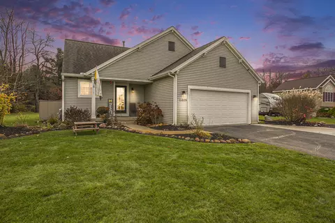 11029 Meadow Wood Cir, Greenville, MI 48838