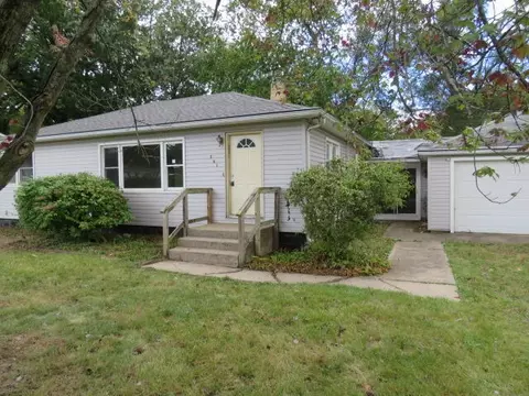 341 N 28th St, Springfield, MI 49037