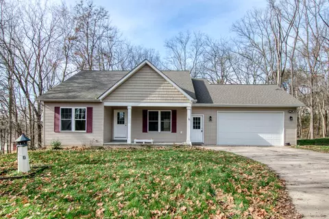 224 N Grove St, Lowell, MI 49331