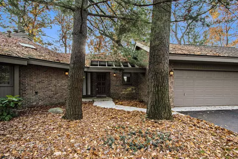 7687 St Andrews Cir, Portage, MI 49024