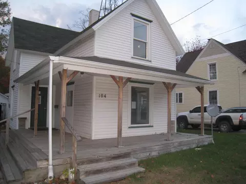 104 E 5th St, Shelby, MI 49455