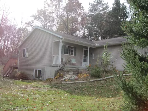 12378 Holmden Dr NE, Rockford, MI 49341