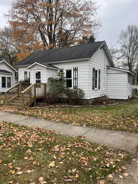 336 E Dayton St, Fremont, MI 49412