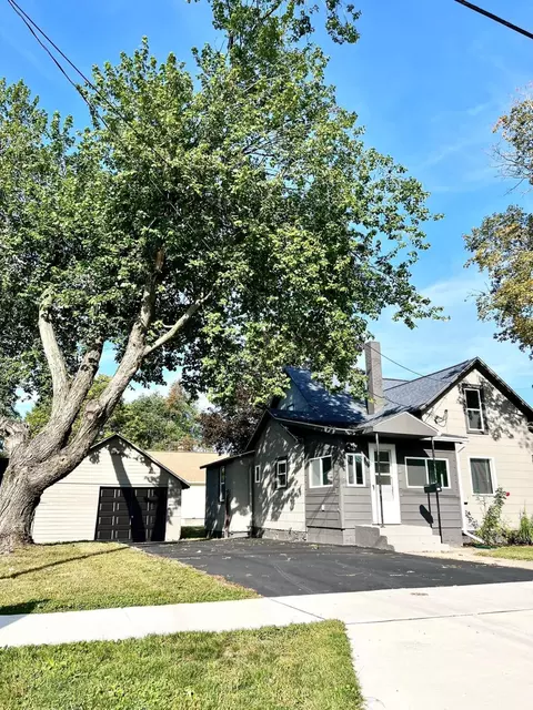 405 Compton St, Bronson, MI 49028 photo 3