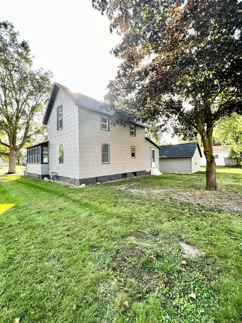 405 Compton St, Bronson, MI 49028 photo 6