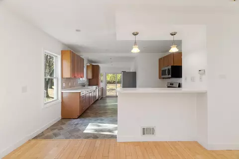 214 Hackett St, Jackson, MI 49202 photo 7