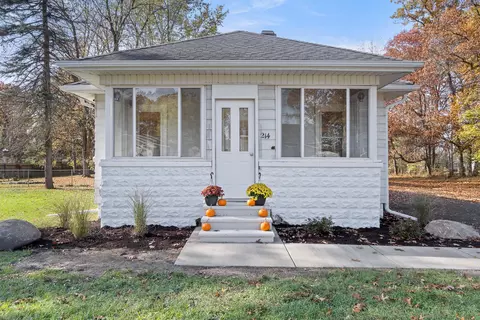 214 Hackett St, Jackson, MI 49202