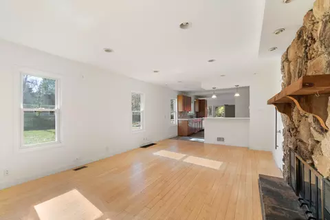 214 Hackett St, Jackson, MI 49202 photo 6
