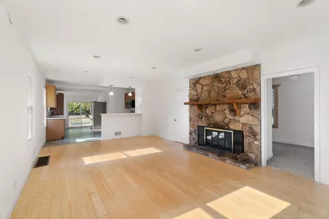 214 Hackett St, Jackson, MI 49202 photo 8