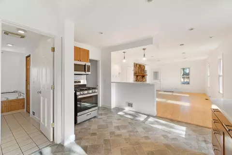 214 Hackett St, Jackson, MI 49202 photo 9