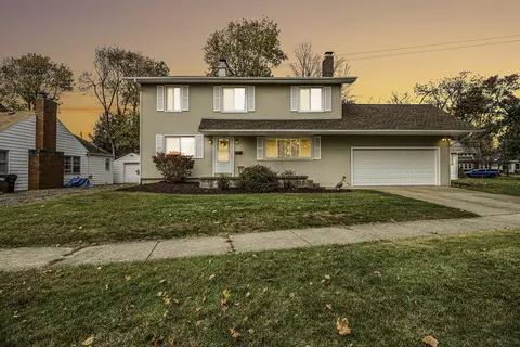 758 The Parkway St, Jackson, MI 49203