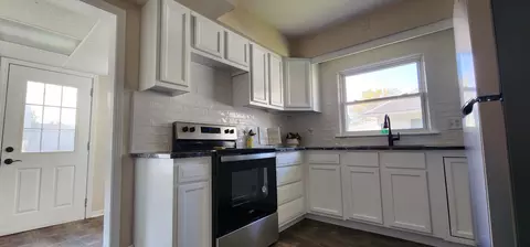 207 E Meadow Heights Ave, Jackson, MI 49203 photo 3