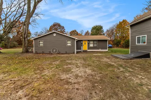 1743 N 56th Ave, Mears, MI 49436