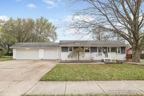 616 Clinton Ave, Walker, MI 49534