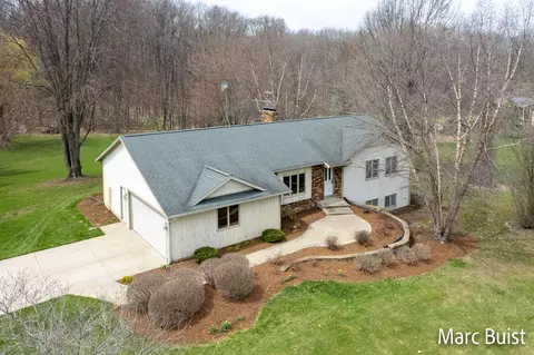 10355 Division Ave S, Wayland, MI 49348