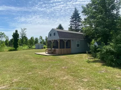 11748 E 6 Mile Rd, Tustin, MI 49688