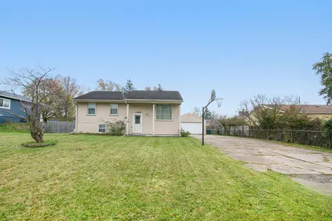 1059 Cranbrook Dr, Jackson, MI 49201 photo 2