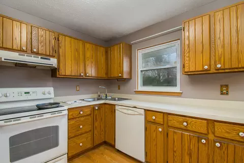 1059 Cranbrook Dr, Jackson, MI 49201 photo 9