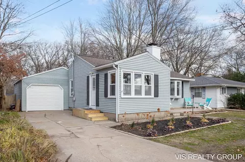 809 River St, Spring Lake, MI 49456 photo 6