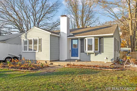 809 River St, Spring Lake, MI 49456 photo 4