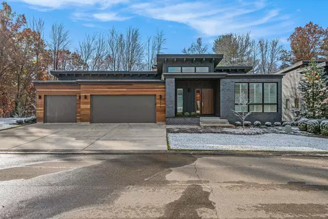 6546 Round Hill Ct SE, Grand Rapids, MI 49546