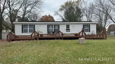 713 W Tyler Rd, Muskegon, MI 49445