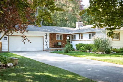 2408 Cranbrook Dr, Midland, MI 48642