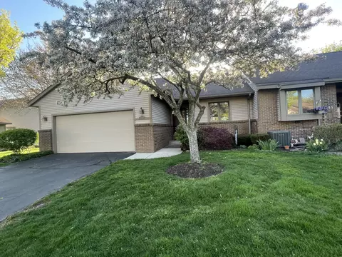 1727 Lakeview Dr, Zeeland, MI 49464