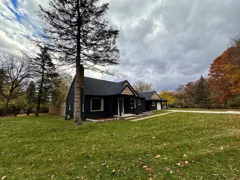 3038 Robinson Rd, Jackson, MI 49203 photo 3