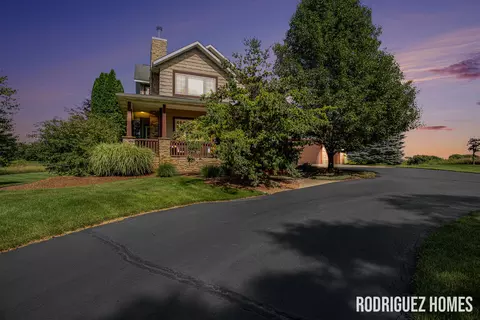 10600 Whispering Waters Ln SE, Caledonia, MI 49316