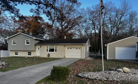 7744 Anway Dr, Battle Creek, MI 49014
