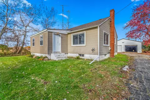 12860 N Adams Rd, North Adams, MI 49262