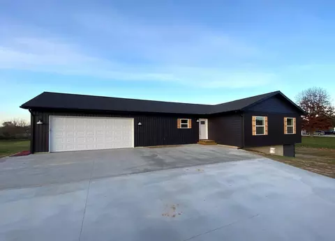6722 Osborne Rd, Delton, MI 49046