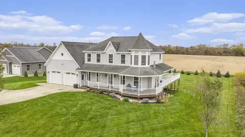 4656 61st St, Holland, MI 49423