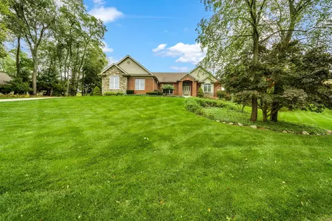 33116 Lake Forest Ct, Niles, MI 49120