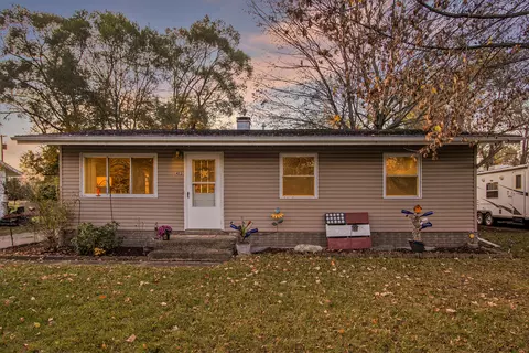 413 8th Ave, Three Rivers, MI 49093