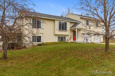 19960 Maple Hill Ct, Pierson, MI 49339