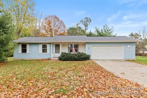 6316 Kuttshill Dr NE, Rockford, MI 49341