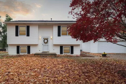 352 Valley Rd, Michigan Center, MI 49254